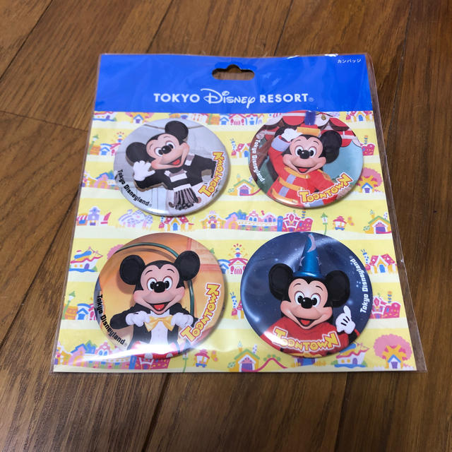 Disney ミッキー 実写 缶バッジ トゥーンタウンの通販 By Mickey S Shop ディズニーならラクマ