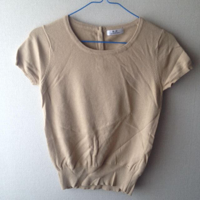 R・F(アールエフ)の半袖ニット ベージュ 綿 レディースのトップス(Tシャツ(半袖/袖なし))の商品写真