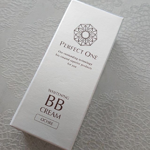 PERFECT ONE(パーフェクトワン)のパーフェクトワン薬用ホワイトニングＢＢクリームオークル コスメ/美容のベースメイク/化粧品(BBクリーム)の商品写真