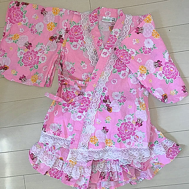 Disney(ディズニー)のha-Yu-mama様専用 ミニーちゃん 90㎝ 甚平 キッズ/ベビー/マタニティのキッズ服女の子用(90cm~)(甚平/浴衣)の商品写真