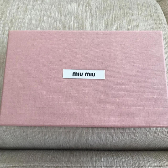 miumiu(ミュウミュウ)のmiumiu 長財布 空箱 メンズのファッション小物(その他)の商品写真