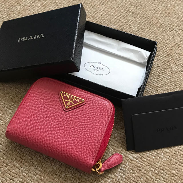 PRADA - PRADA プラダ コインケース ピンク 折り財布の通販 by ネコ's shop｜プラダならラクマ