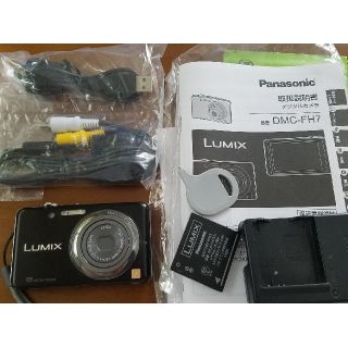 パナソニック(Panasonic)のパナソニック　LUMIX DMC-FH7(コンパクトデジタルカメラ)