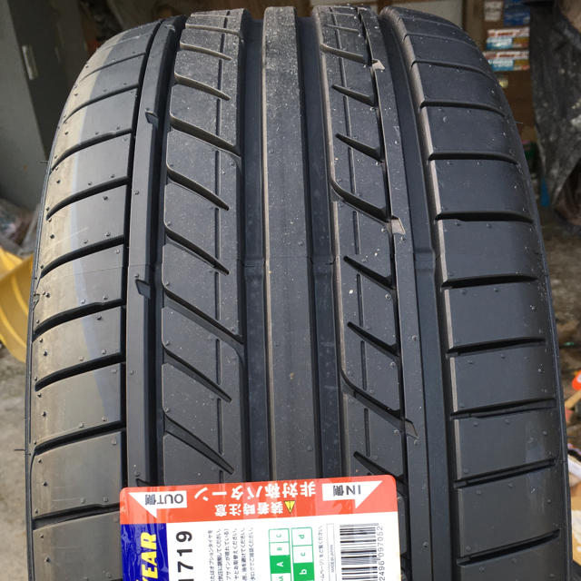 Goodyear(グッドイヤー)の☆限定1セット☆245/40R19☆国産グッドイヤー☆送料込☆アルヴェルファイア 自動車/バイクの自動車(タイヤ)の商品写真