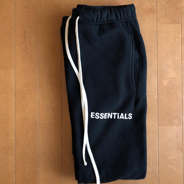 FEAR OF GOD(フィアオブゴッド)のessentials sweatpants メンズのトップス(スウェット)の商品写真