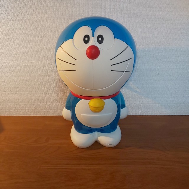 ドラえもん 貯金箱 エンタメ/ホビーのおもちゃ/ぬいぐるみ(キャラクターグッズ)の商品写真