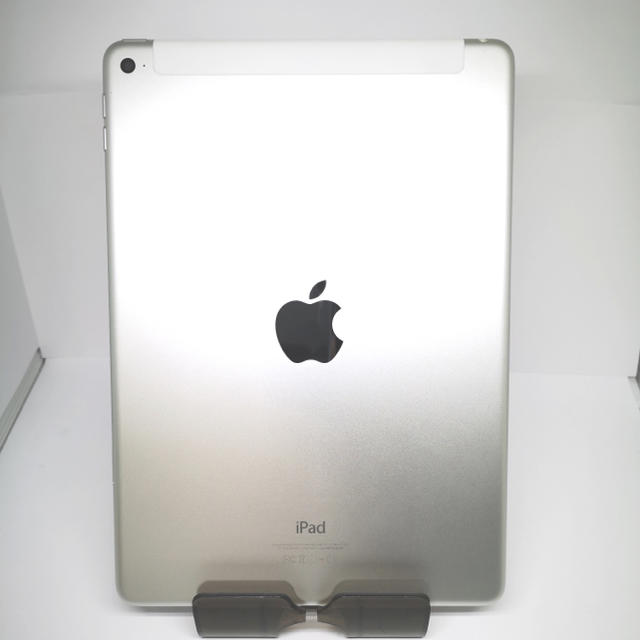 iPad(アイパッド)の【バッテリー90%】Apple iPad air2 シルバー スマホ/家電/カメラのPC/タブレット(タブレット)の商品写真