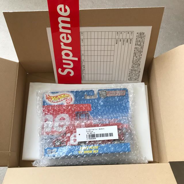 Supreme(シュプリーム)のSupreme Hot Wheels Fleet Flyer + BMW エンタメ/ホビーのおもちゃ/ぬいぐるみ(ミニカー)の商品写真