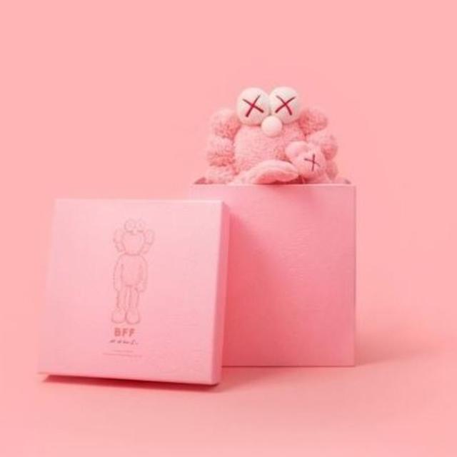 kaws flash pink BFF(3000体限定)