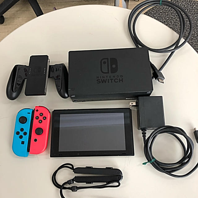 Nintendo Switch(ニンテンドースイッチ)のswitch 本体 エンタメ/ホビーのゲームソフト/ゲーム機本体(家庭用ゲーム機本体)の商品写真