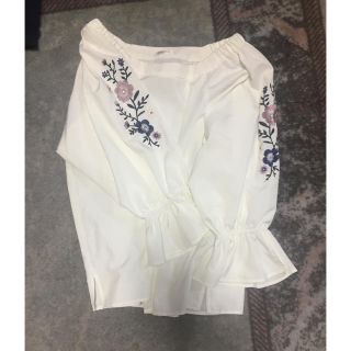 ハニーズ(HONEYS)の花柄シャツ(七分丈)(Tシャツ(長袖/七分))