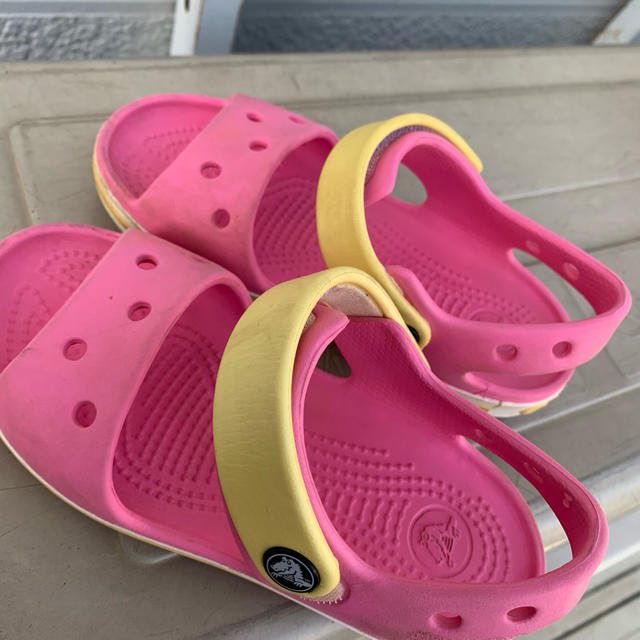 crocs(クロックス)のクロックス kids17.5 キッズ/ベビー/マタニティのキッズ靴/シューズ(15cm~)(サンダル)の商品写真