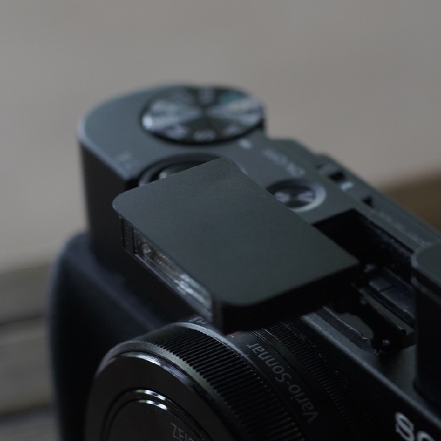 SONY(ソニー)のRX100m3 中古 スマホ/家電/カメラのカメラ(コンパクトデジタルカメラ)の商品写真