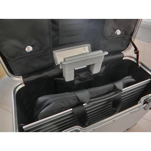 RIMOWA(リモワ)の【dt125r様専用】リモワ スーツケース シルバー メンズのバッグ(トラベルバッグ/スーツケース)の商品写真