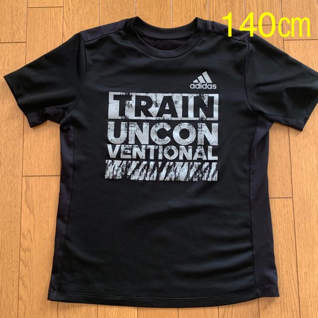 adidas(アディダス)のadidas Tシャツ140㎝ キッズ/ベビー/マタニティのキッズ服男の子用(90cm~)(Tシャツ/カットソー)の商品写真