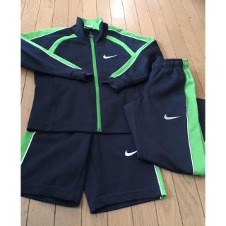 ナイキ(NIKE)のうーたま様専用 ナイキジャージ上下➕短パン XXS 110-120(その他)