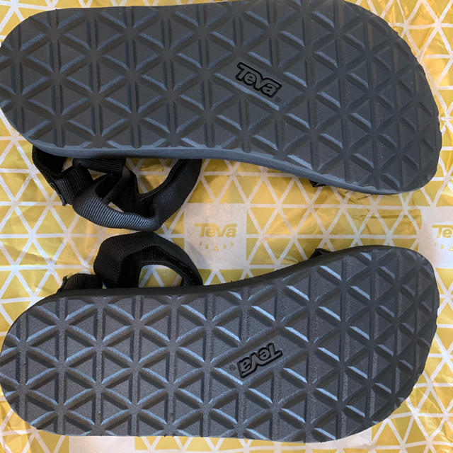 Teva(テバ)の新品 テバ サンダル teva 24cm 黒 レディースの靴/シューズ(サンダル)の商品写真