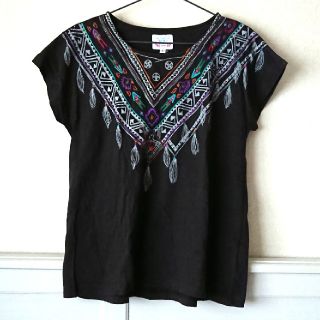 チチカカ(titicaca)の未使用 タグ付き チチカカ 刺繍柄Tシャツ(Tシャツ(半袖/袖なし))