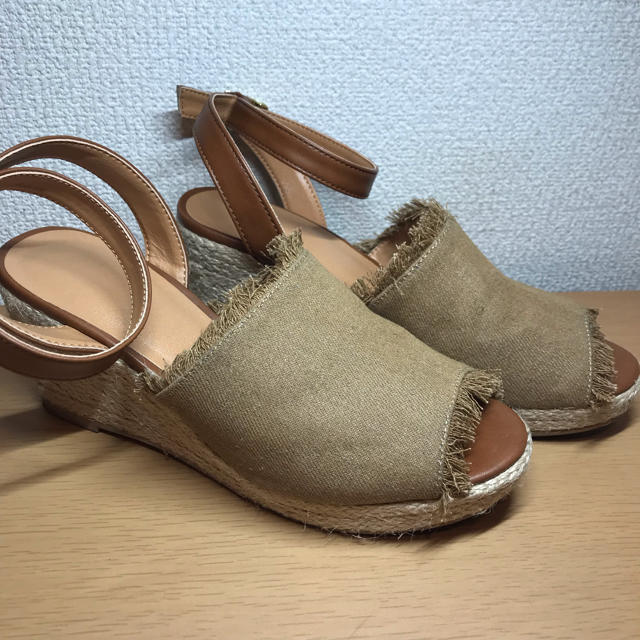 GU(ジーユー)のウエッジソール サンダル レディースの靴/シューズ(サンダル)の商品写真