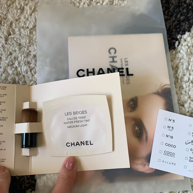 CHANEL(シャネル)のシャネル リキッドファンデ サンプル 筆付き コスメ/美容のベースメイク/化粧品(ファンデーション)の商品写真