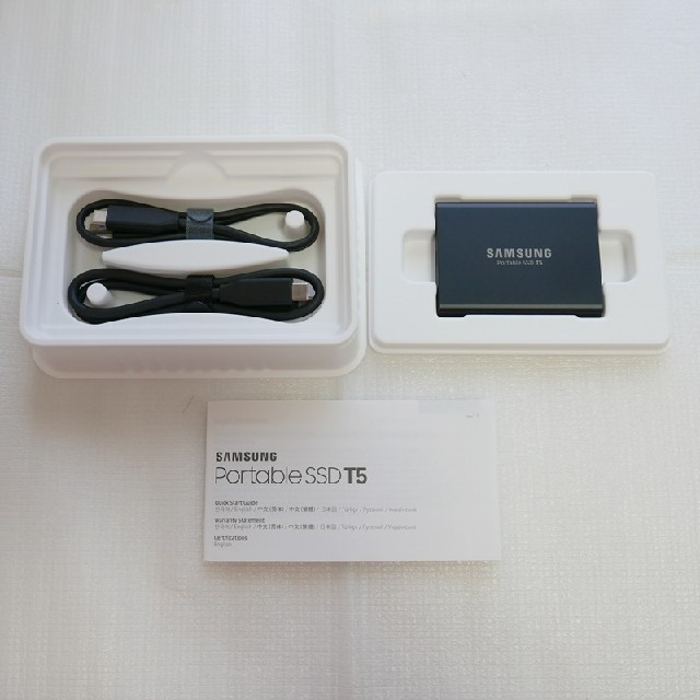 SAMSUNG(サムスン)のyui様専用★未使用品 2TB SSD Samsung ポータブル T5 スマホ/家電/カメラのPC/タブレット(PC周辺機器)の商品写真