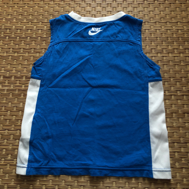 NIKE(ナイキ)のナイキ タンクトップ 90 メッシュ 青×白  キッズ/ベビー/マタニティのキッズ服男の子用(90cm~)(Tシャツ/カットソー)の商品写真