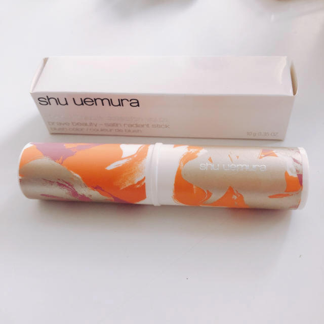 shu uemura(シュウウエムラ)の箱付き  シュウウエムラ  チーク  オレンジ コスメ/美容のベースメイク/化粧品(チーク)の商品写真