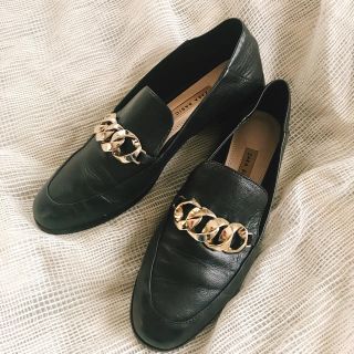 ザラ(ZARA)のチェーンパンプス ローファー(ローファー/革靴)