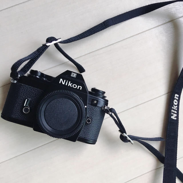 Nikon(ニコン)の訳あり Nikon EM スマホ/家電/カメラのカメラ(フィルムカメラ)の商品写真