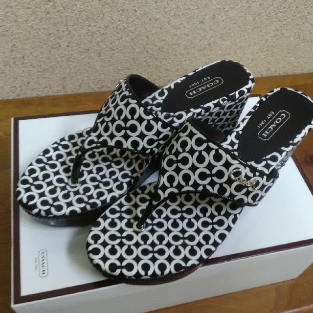COACH(コーチ)の☆えみ☆様専用　コーチサンダル　COACHサンダル レディースの靴/シューズ(サンダル)の商品写真