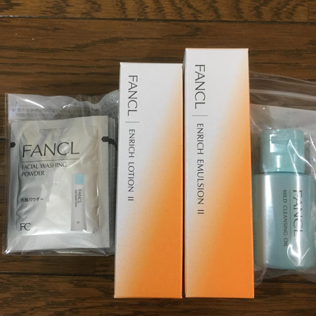 FANCL(ファンケル)のファンケルエンリッチ化粧水、乳液、洗顔パウダー コスメ/美容のスキンケア/基礎化粧品(化粧水/ローション)の商品写真