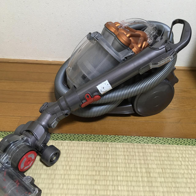 Dyson(ダイソン)のこしあん様専用 ダイソン サイクロン掃除機 スマホ/家電/カメラの生活家電(掃除機)の商品写真