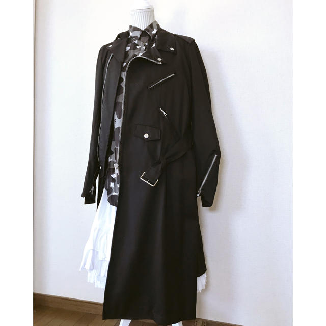 COMME des GARCONS(コムデギャルソン)の★新品★ ブラックコムデギャルソン  ねじれロングライダース レディースのジャケット/アウター(ライダースジャケット)の商品写真