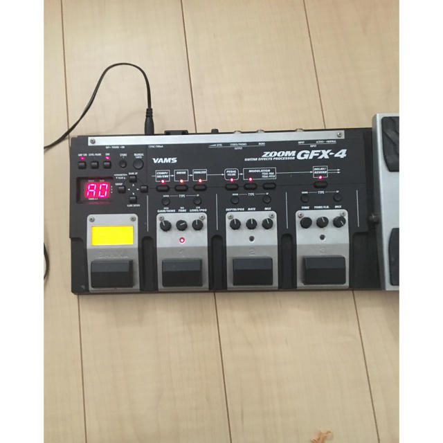 Zoom(ズーム)のZOOM GFX-4 GUITAR EFFECTS PROCESSOR  楽器のギター(エフェクター)の商品写真