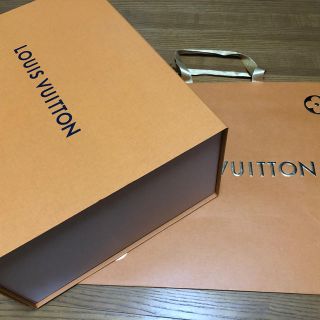 ルイヴィトン(LOUIS VUITTON)のLOUIS VUITTONギフトボックスとショッパー(ショップ袋)