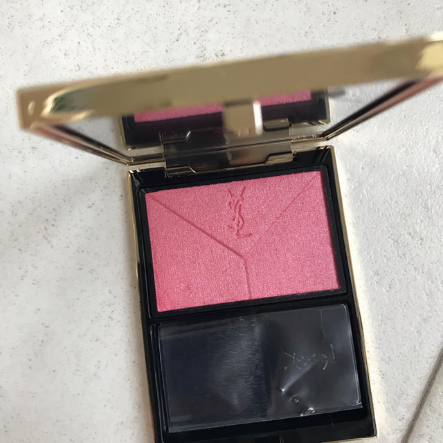 Yves Saint Laurent Beaute(イヴサンローランボーテ)の【新品・最安値】イヴ・サンローラン ブラッシュクチュール / No.9  i  コスメ/美容のベースメイク/化粧品(チーク)の商品写真