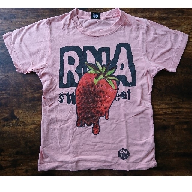 RNA(アールエヌエー)の【お値下】RNA ストロベリー Tシャツ Sサイズ レディースのトップス(Tシャツ(半袖/袖なし))の商品写真