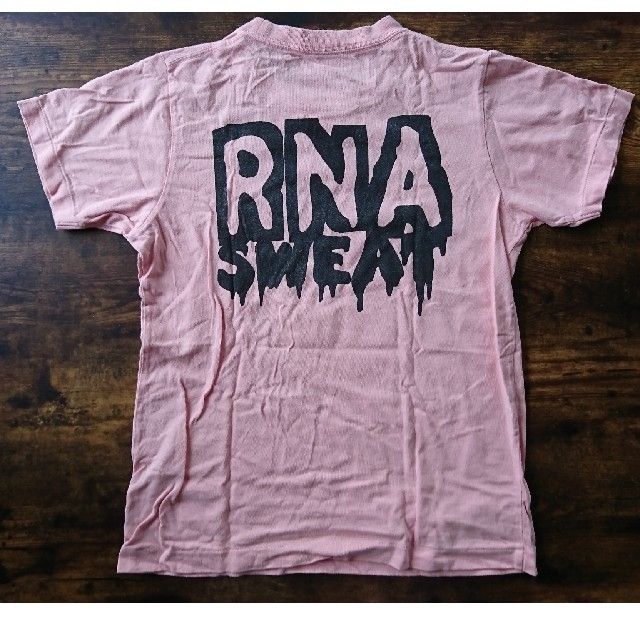 RNA(アールエヌエー)の【お値下】RNA ストロベリー Tシャツ Sサイズ レディースのトップス(Tシャツ(半袖/袖なし))の商品写真