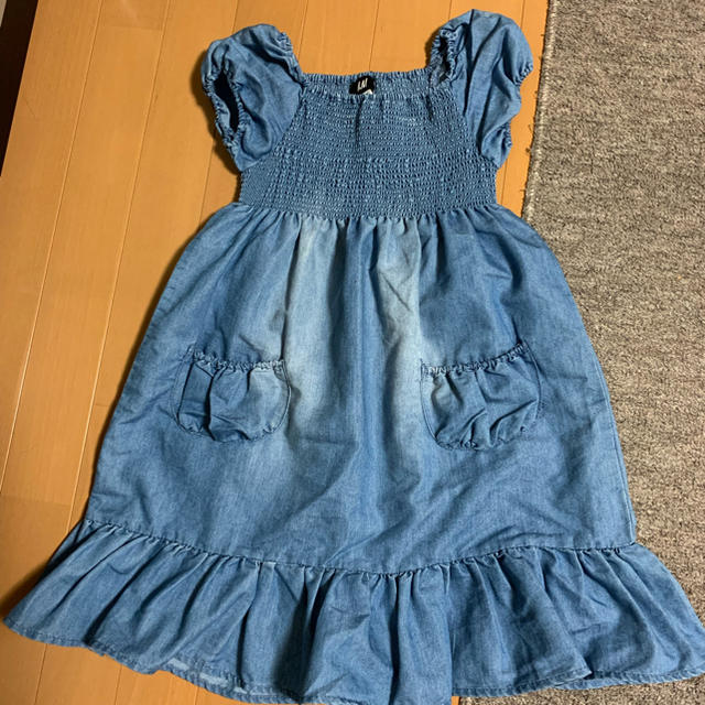 H&M(エイチアンドエム)のH&M シャーリングワンピース 120 美品 キッズ/ベビー/マタニティのキッズ服女の子用(90cm~)(ワンピース)の商品写真