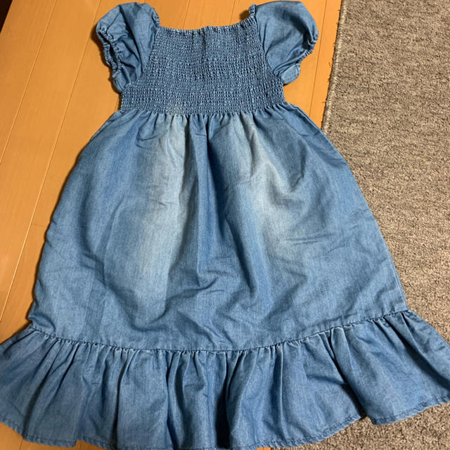 H&M(エイチアンドエム)のH&M シャーリングワンピース 120 美品 キッズ/ベビー/マタニティのキッズ服女の子用(90cm~)(ワンピース)の商品写真