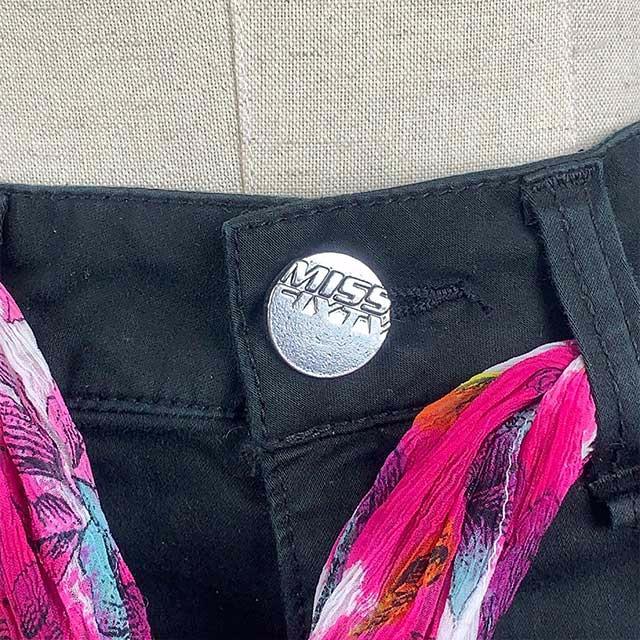 MISS SIXTY(ミスシックスティ)のMISS SIXTY（ミスシックスティ）スカーフリボン付き黒デニムミニスカート レディースのスカート(ミニスカート)の商品写真
