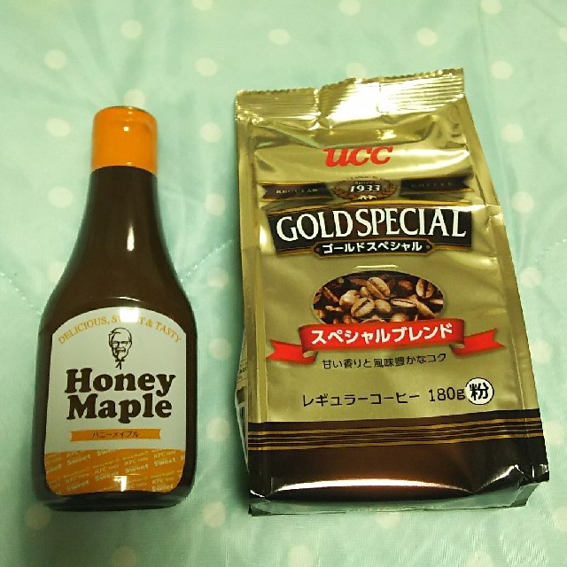 ケンタッキー　ハニーメープルシロップ　UCC　コーヒー豆（粉）　セット 食品/飲料/酒の食品(菓子/デザート)の商品写真