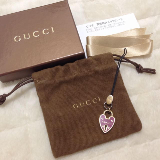 Gucci(グッチ)の正規品♡GUCCIストラップ スマホ/家電/カメラのスマホアクセサリー(ストラップ/イヤホンジャック)の商品写真