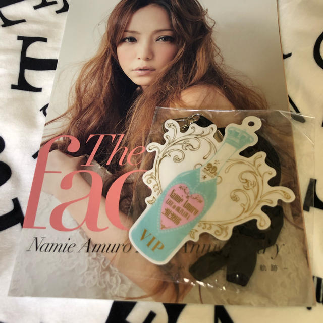【激安アウトレット!】 安室奈美恵 20th Anniversary 20周年パンフレット ミュージシャン