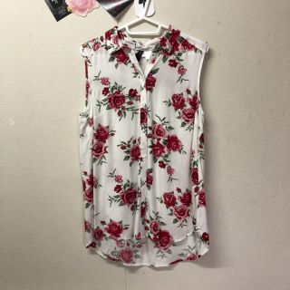 エイチアンドエム(H&M)の花柄ブラウス(シャツ/ブラウス(半袖/袖なし))