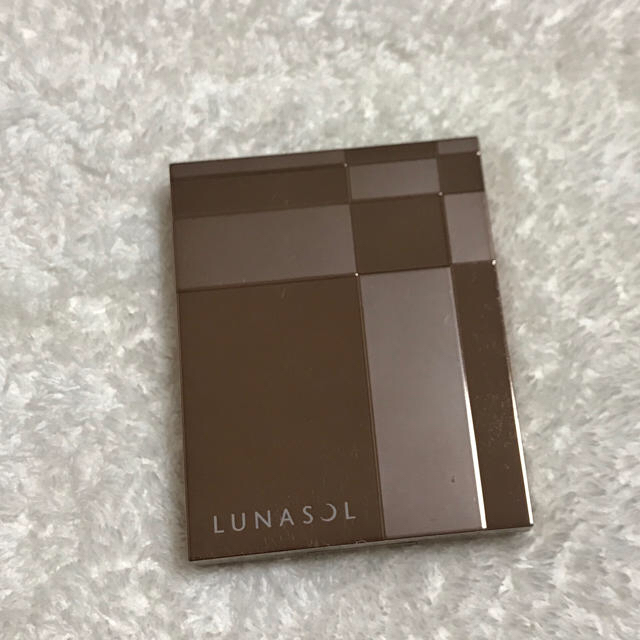 LUNASOL(ルナソル)のルナソル マカロングロウアイズ01 コスメ/美容のベースメイク/化粧品(アイシャドウ)の商品写真