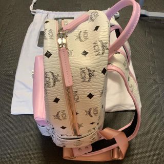 MCM - MCMリュック 白×ピンクの通販 by ちいず's shop|エムシー