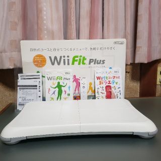 ニンテンドウ(任天堂)のWiifitplusおまけ付き(家庭用ゲームソフト)