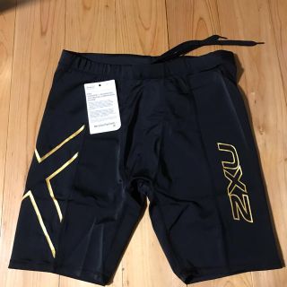 ツータイムズユー(2XU)の2XU   メンズ ショートパンツ Lサイズ gold(ショートパンツ)