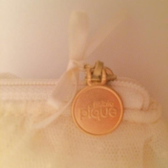 gelato pique(ジェラートピケ)のジェラートピケ フリルのポーチ レディースのファッション小物(ポーチ)の商品写真